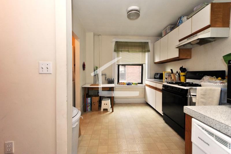 32 Linden St #4 - Photo 5 of 10