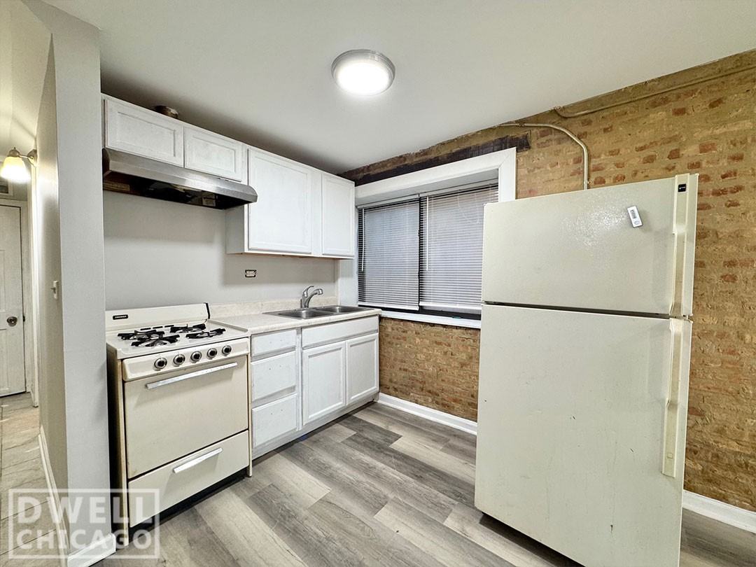 2640 W Cermak Rd #GDN - Photo 3 of 13