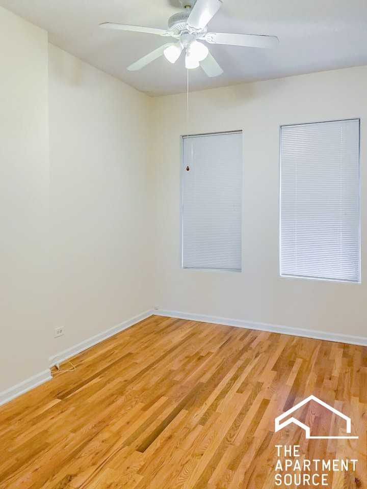 2525 N Lincoln Ave #D2 - Photo 3 of 15