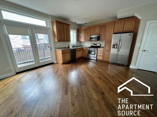 7016 W Medill Ave #TH - Photo 3 of 10