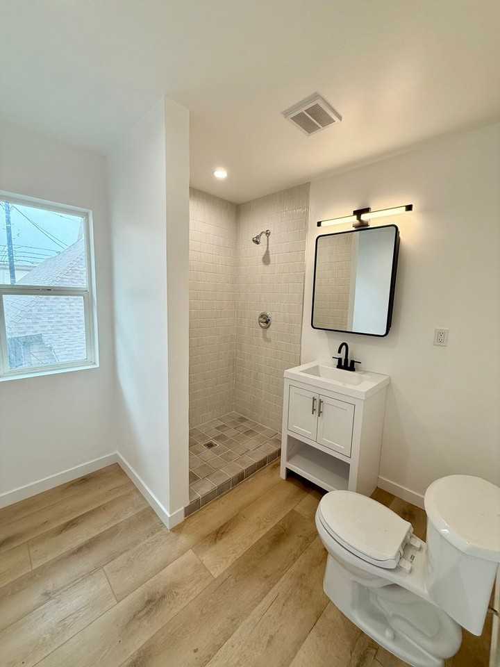 1021 1021 Venice Blvd & 1454 Toberman Street - Photo 2 of 15