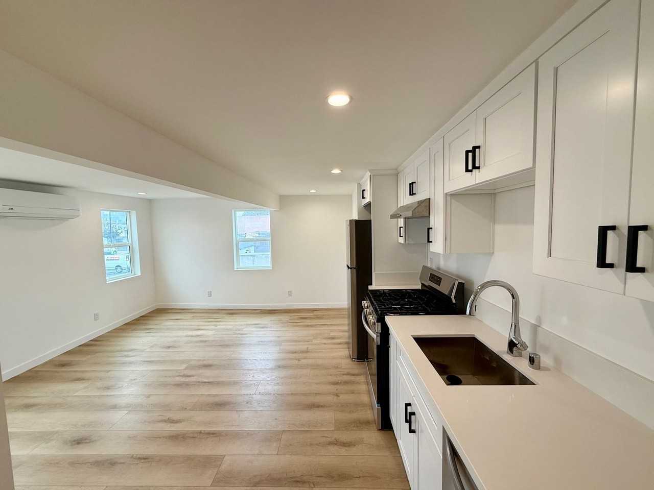 1021 1021 Venice Blvd & 1454 Toberman Street - Photo 5 of 15