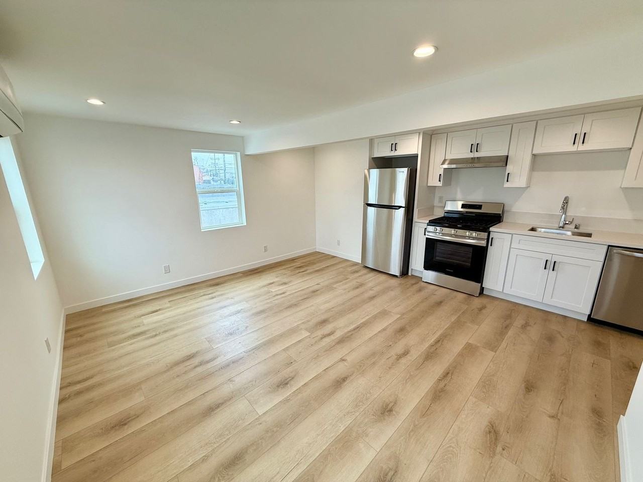1021 1021 Venice Blvd & 1454 Toberman Street - Photo 6 of 15