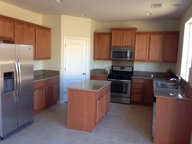 494 Shannon Way - Photo 2 of 15