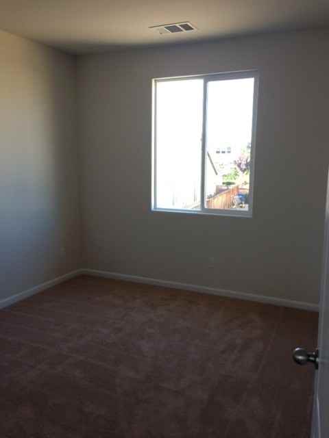 494 Shannon Way - Photo 6 of 15