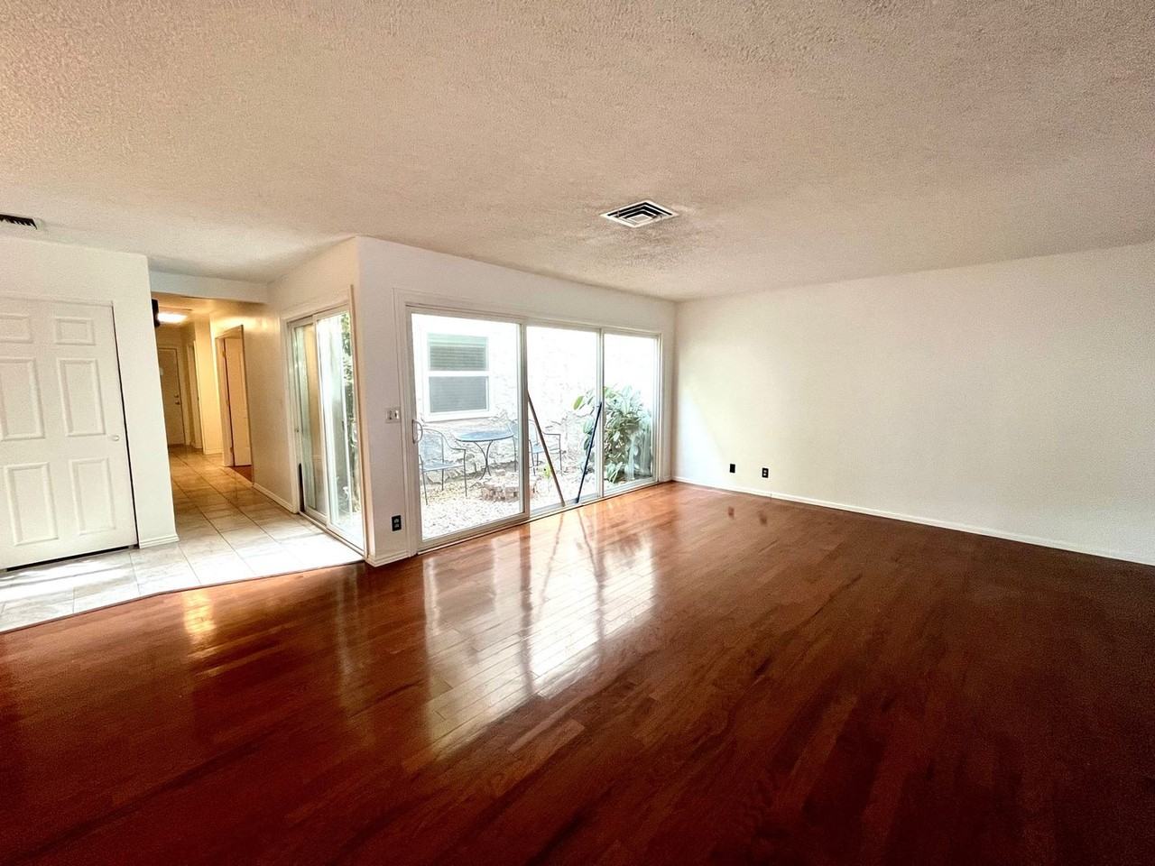 4185 Blue Heron Ct - Photo 3 of 19