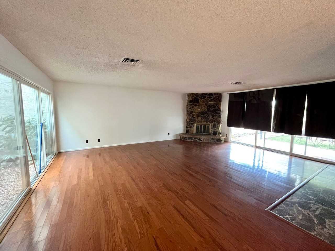 4185 Blue Heron Ct - Photo 4 of 19