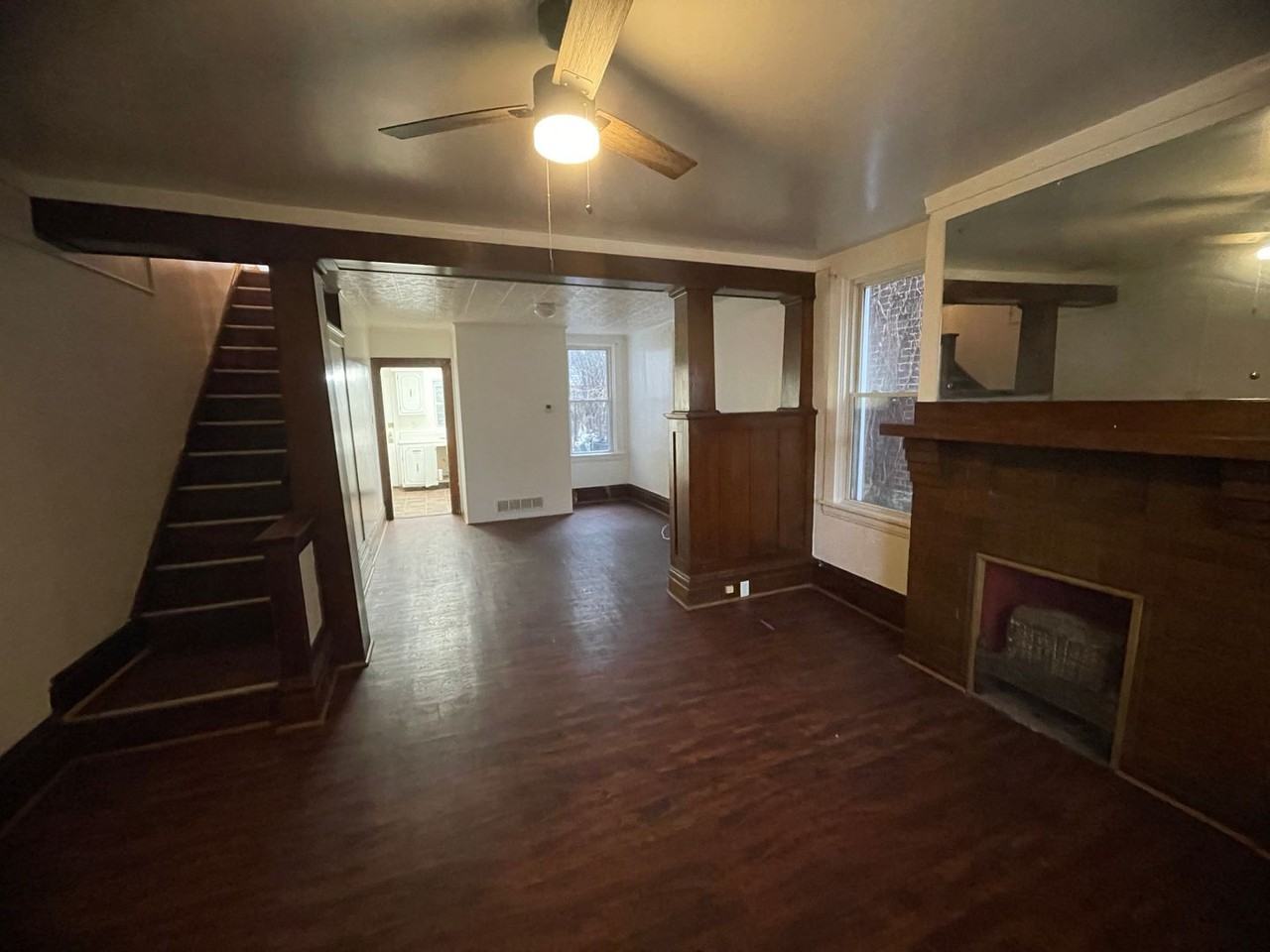 127 E Kennedy Ave - Photo 2 of 14