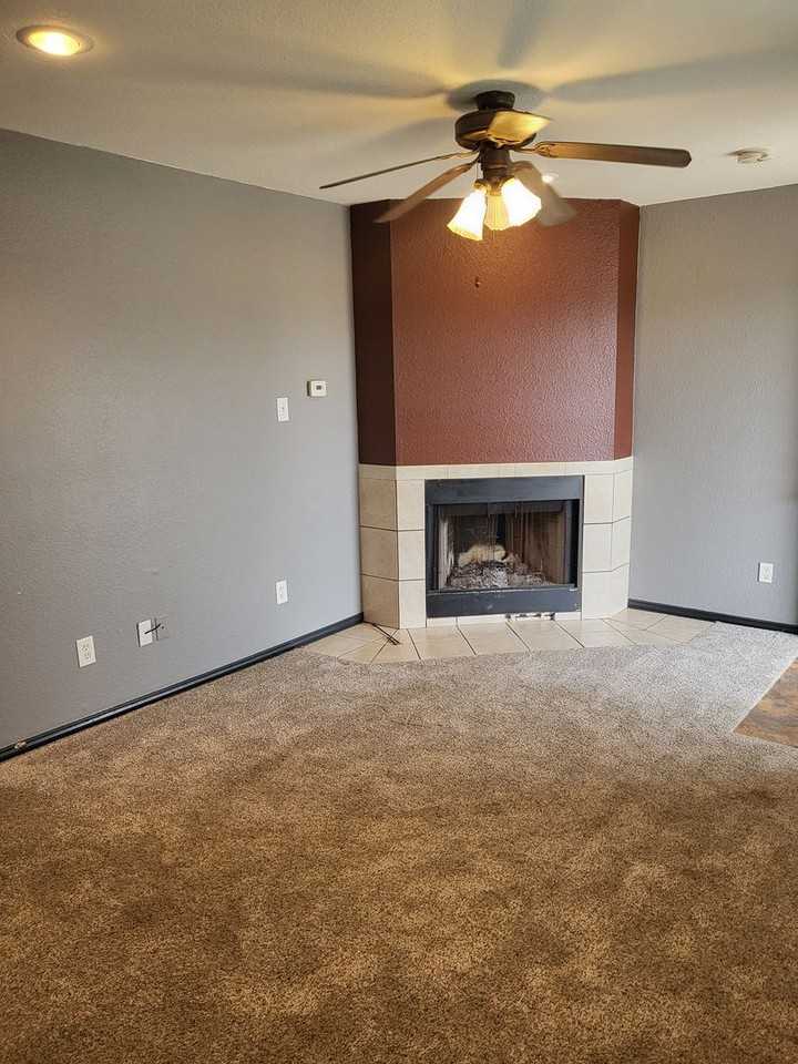 2649 Berryhill Dr - Photo 3 of 11