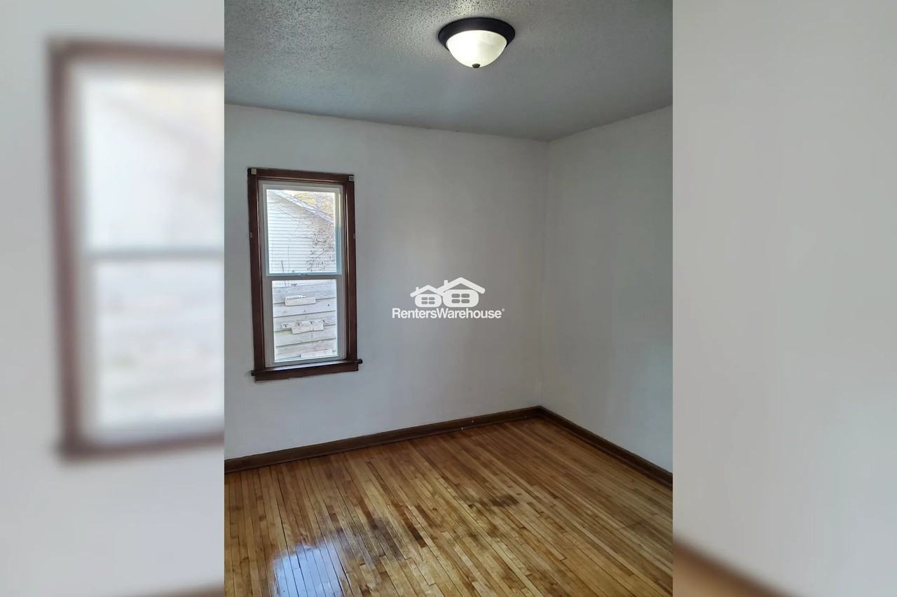 3123 Morgan Ave N - Photo 2 of 16