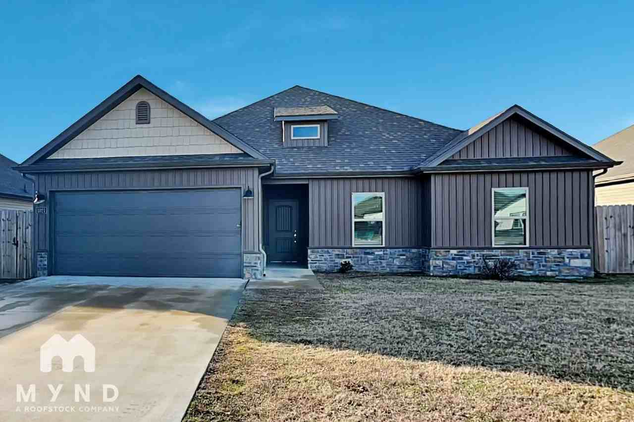 1021 Pebble Pass - Photo 3 of 30