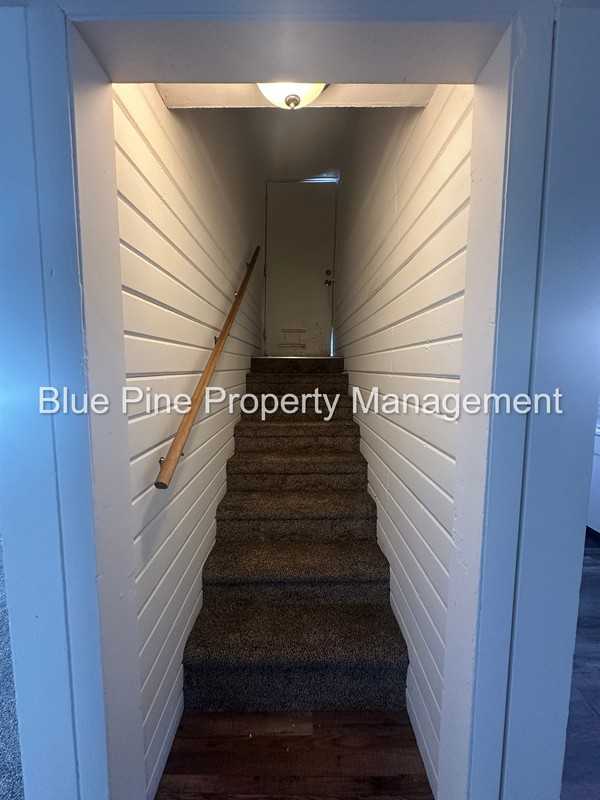 654 N Boulevard #1 - Photo 2 of 9