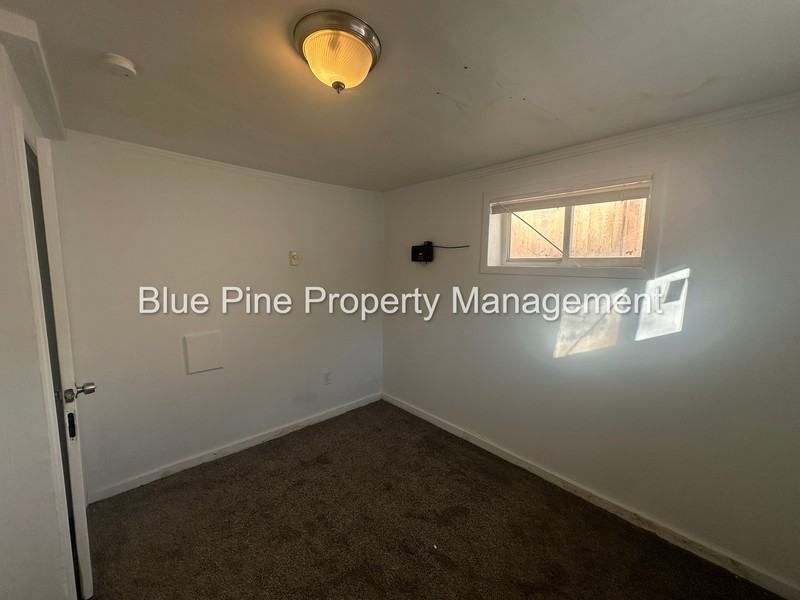 654 N Boulevard #1 - Photo 6 of 9