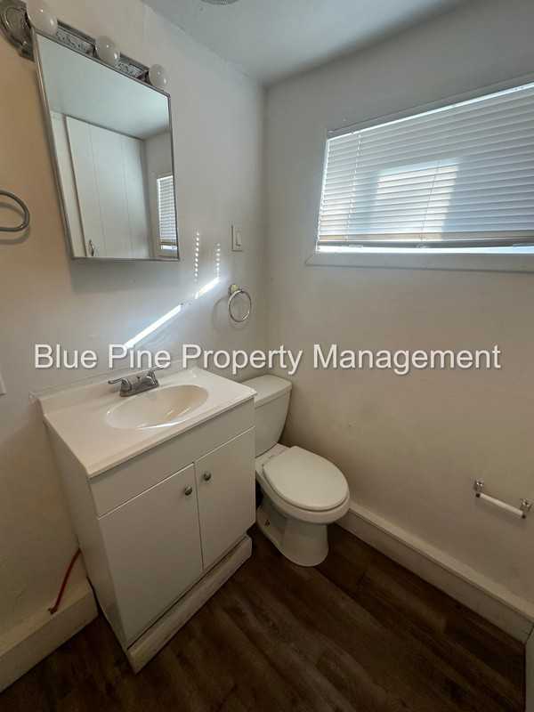 654 N Boulevard #1 - Photo 7 of 9