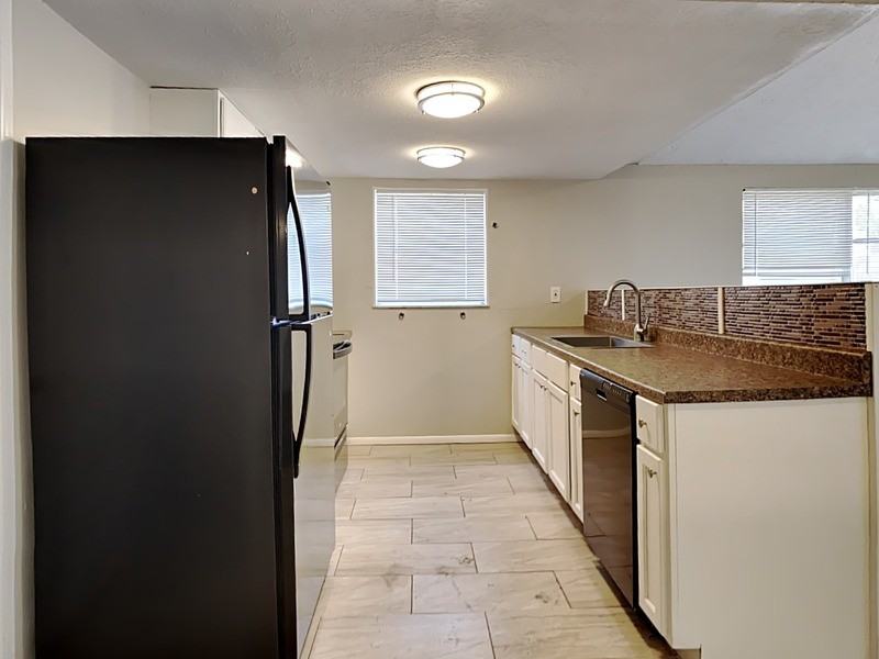 7431 San Moritz Dr - Photo 3 of 23
