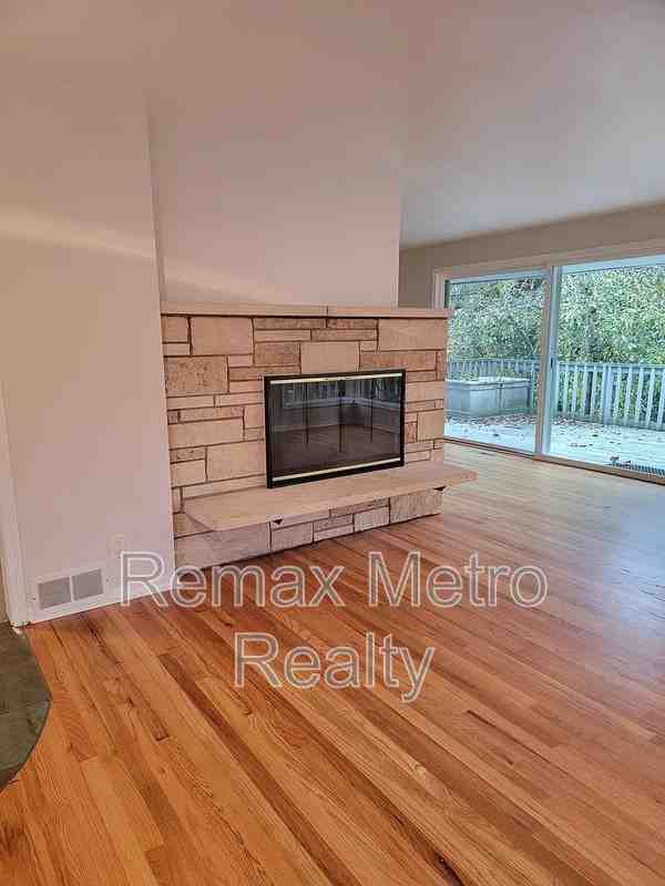11243 Ne 94th St - Photo 2 of 28