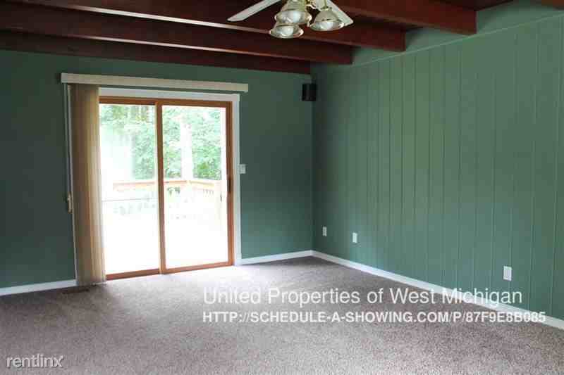 460 Pine Land Dr SE - Photo 2 of 35