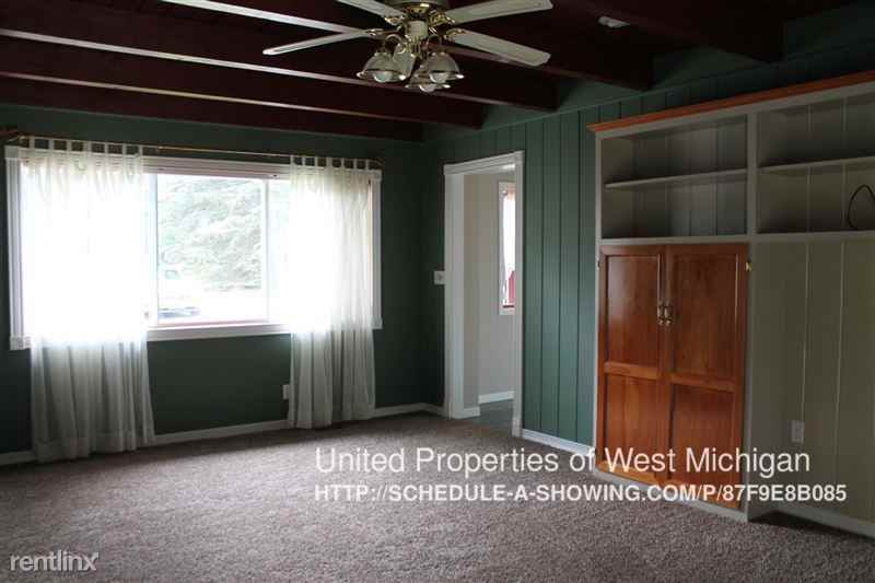 460 Pine Land Dr SE - Photo 3 of 35