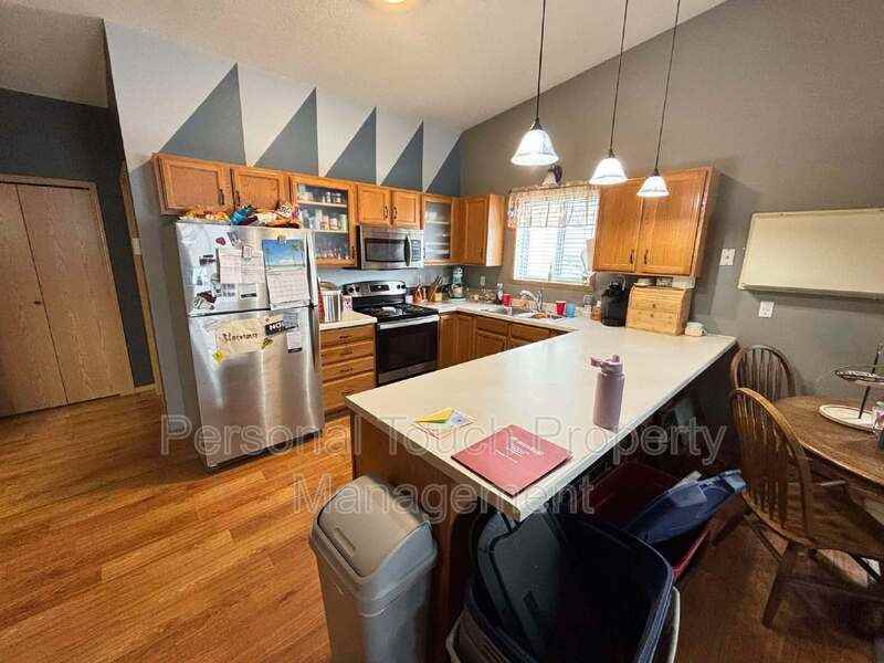 5712 Bishops Blvd S - Photo 3 of 19