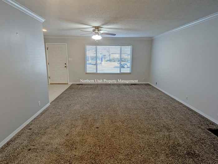 1088 Sw - Photo 3 of 24