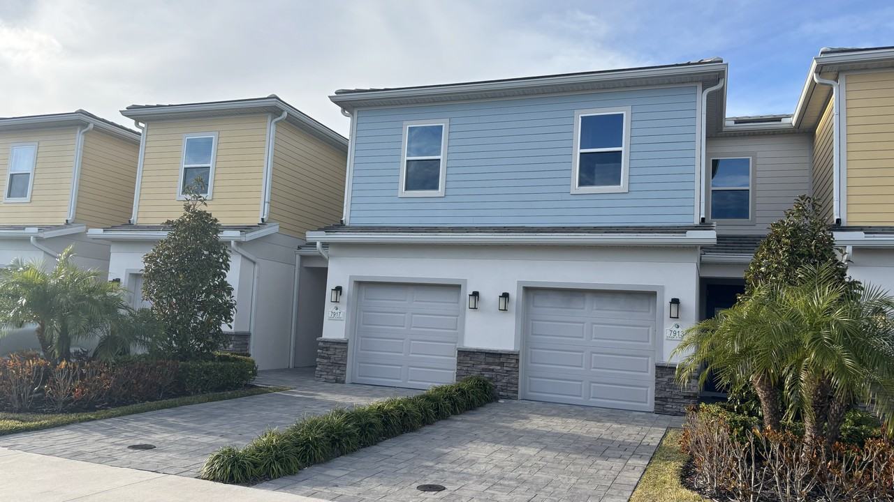 7917 Draw St - Photo 2 of 39