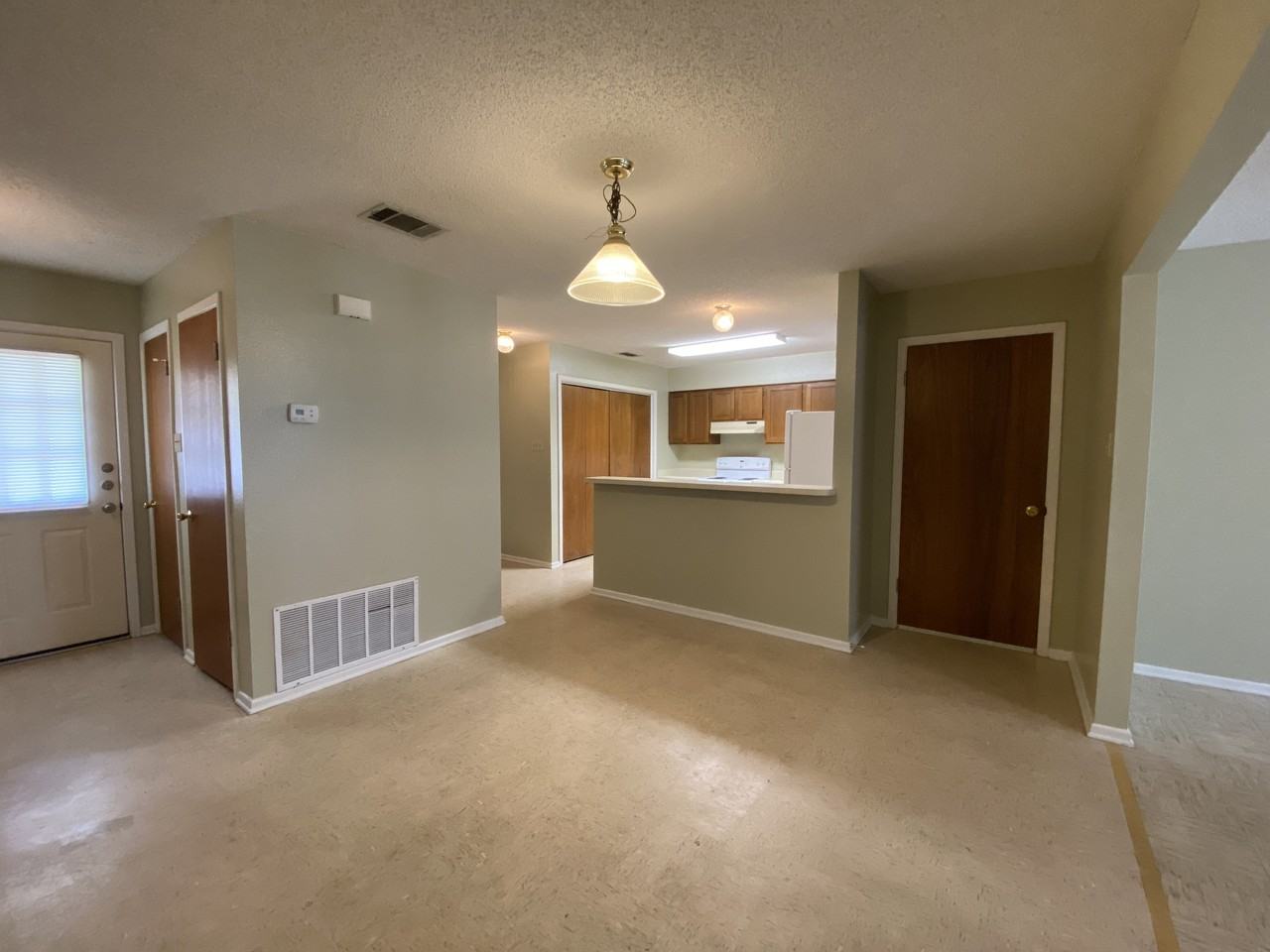 942 Wilshire St #B - Photo 3 of 11