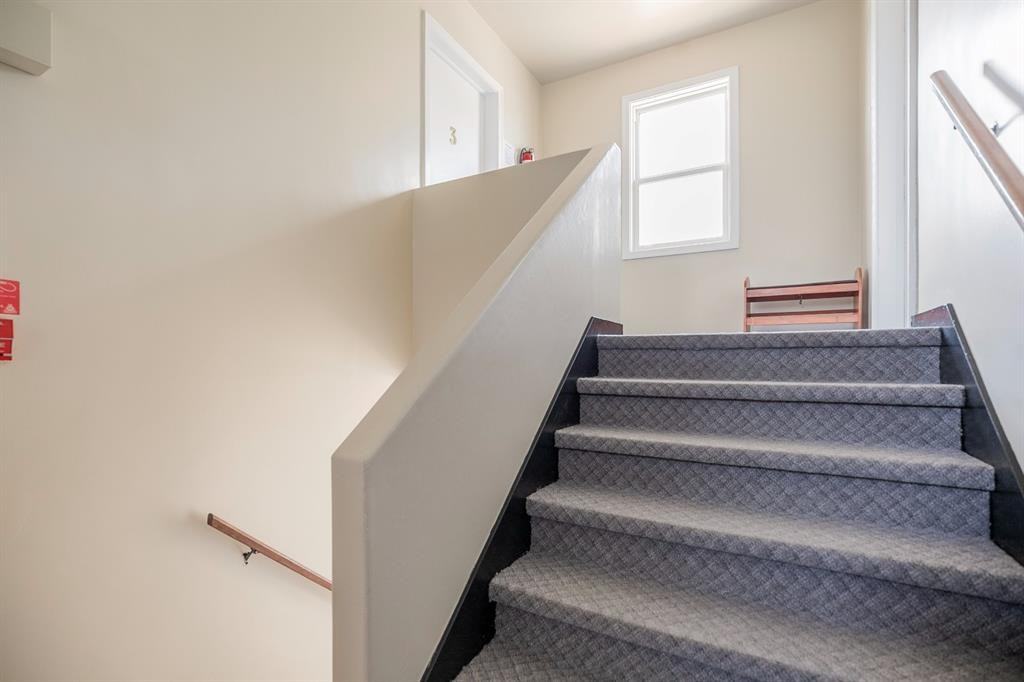 604 21 St S - Photo 2 of 14