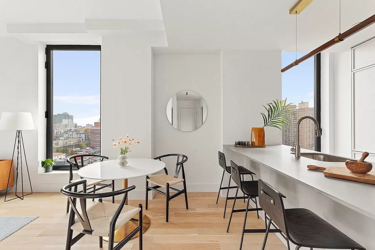 111 Montgomery St - Photo 3 of 11