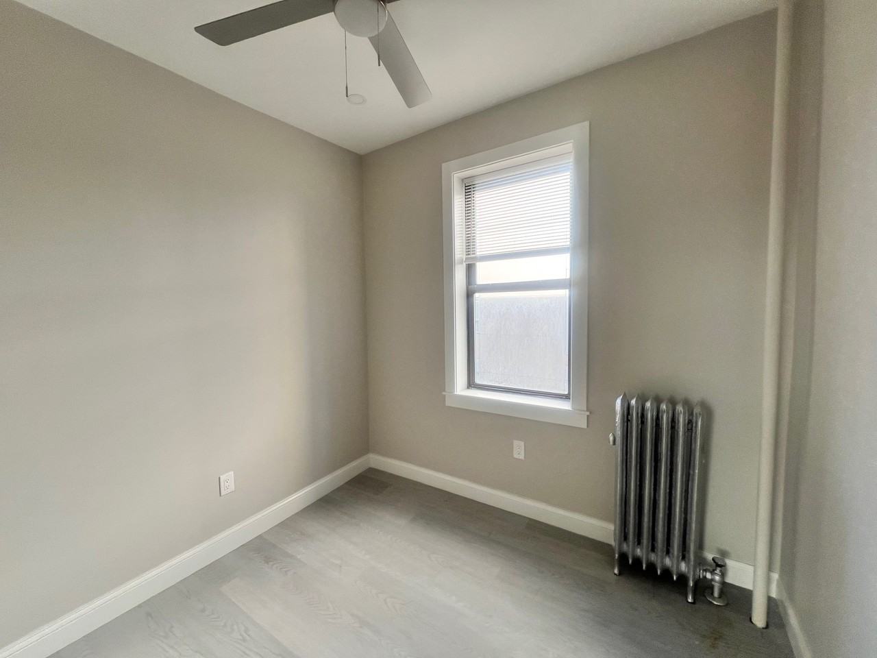 Burbank St #17 - Photo 2 of 10