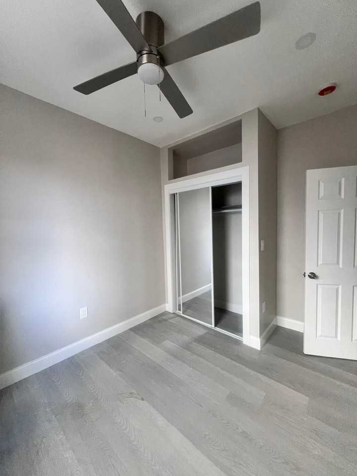 Burbank St #17 - Photo 3 of 10