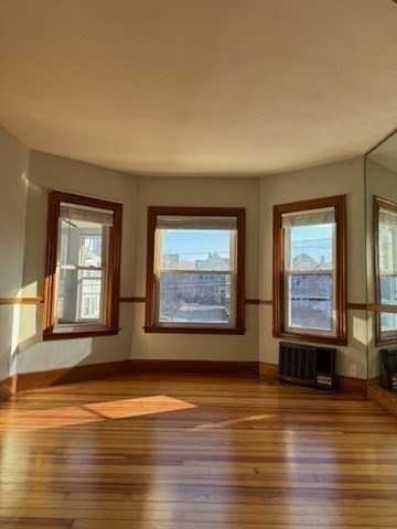 32 Swan St #2 - Photo 3 of 12