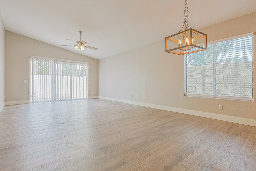 158 W Merrill Ct - Photo 3 of 16