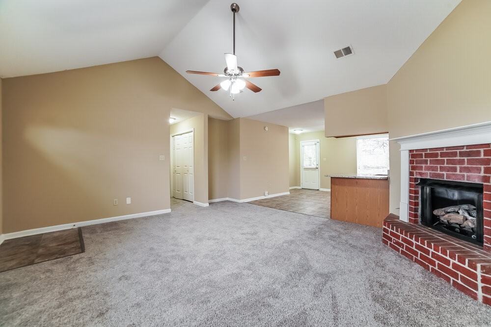 6461 Shadow Cross Ln - Photo 4 of 16