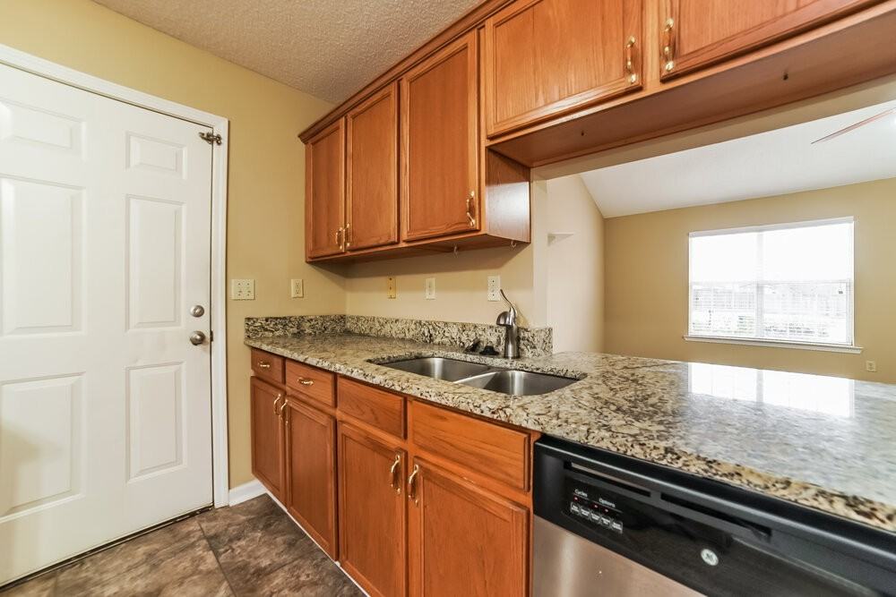 6461 Shadow Cross Ln - Photo 6 of 16