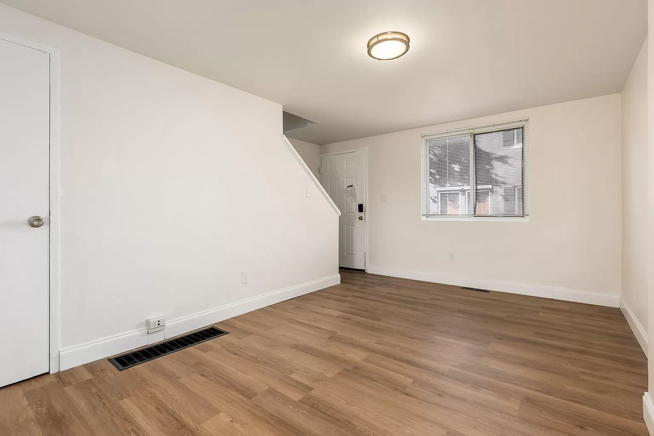 835 E Mithoff Street - Photo 3 of 7