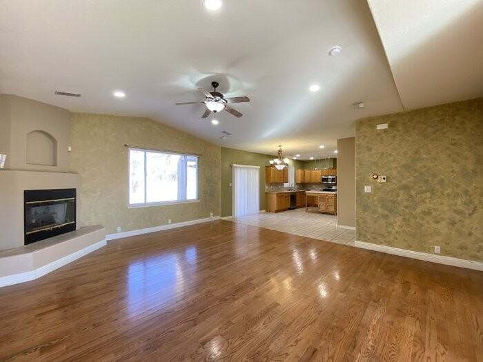 7301 Pebble Stone Pl Ne - Photo 2 of 35