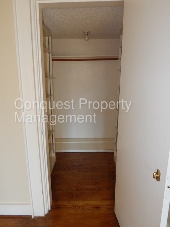 1901 S Chilton Ave - Photo 3 of 29