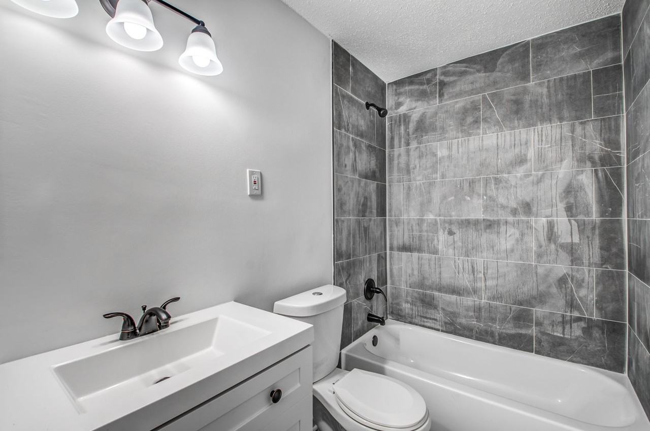 2735 Brentwood Cv - Photo 6 of 11
