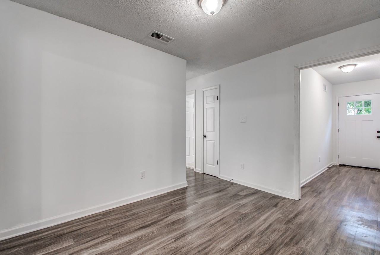 2735 Brentwood Cv - Photo 5 of 11