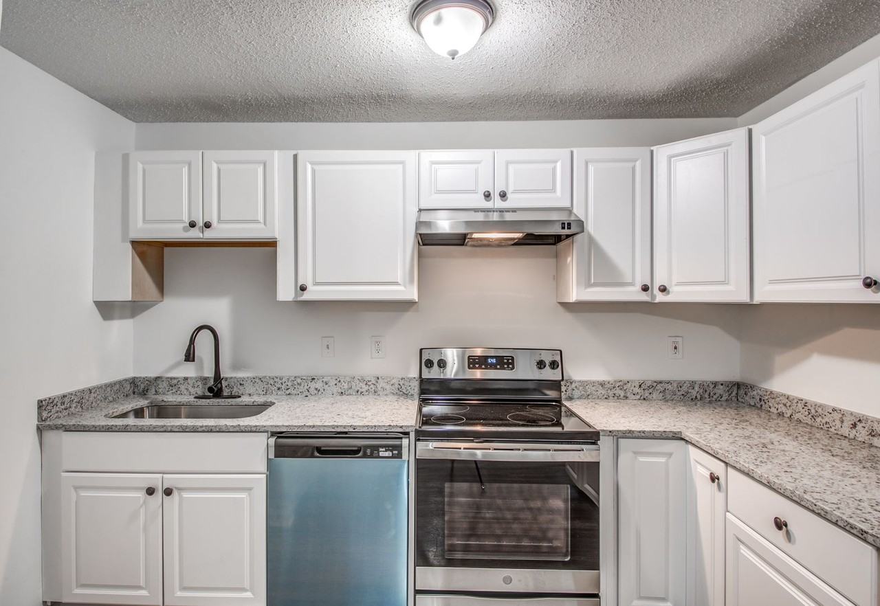 2735 Brentwood Cv - Photo 4 of 11