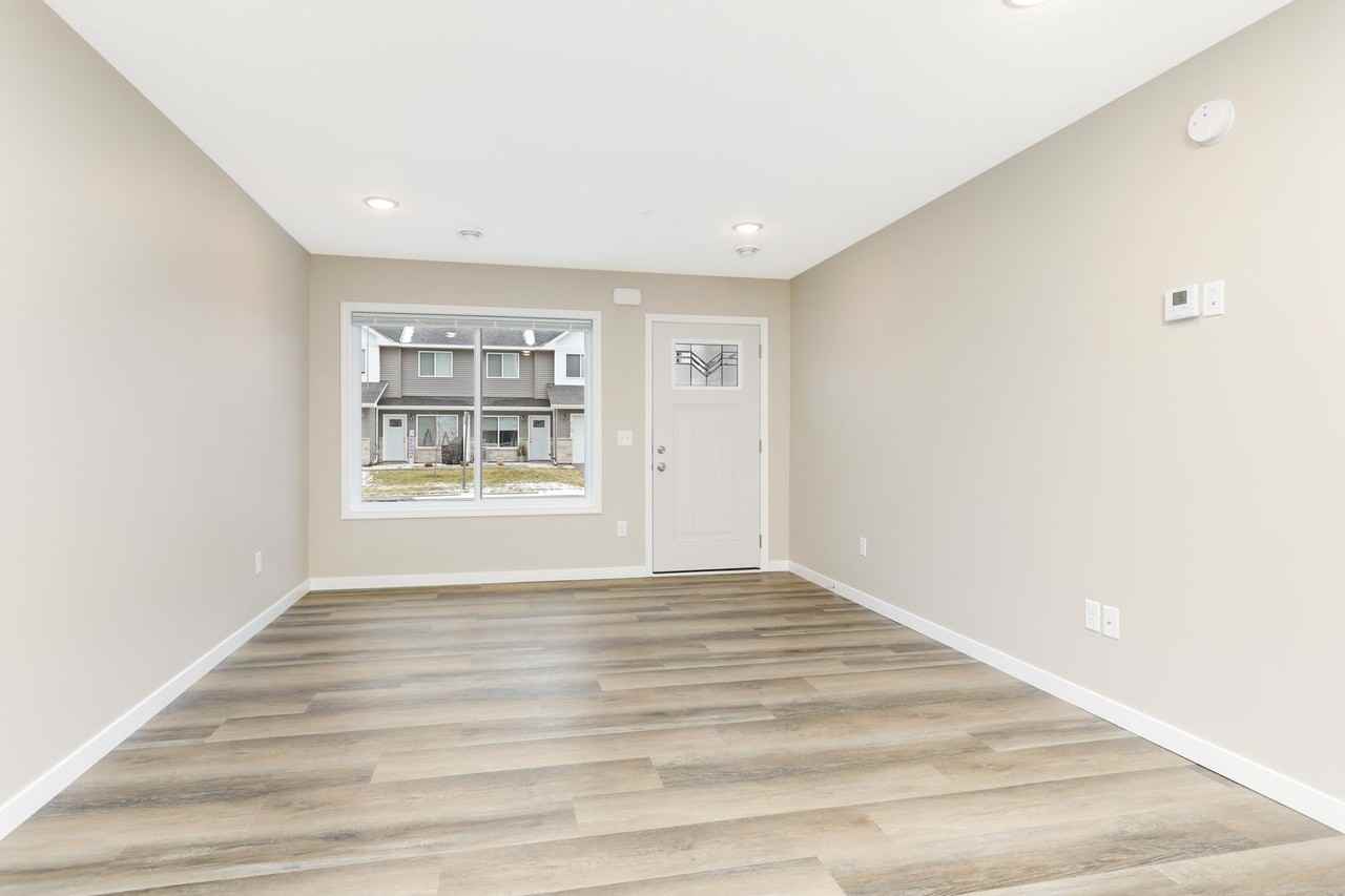 6028 Manchester Ave Ne - Photo 3 of 24