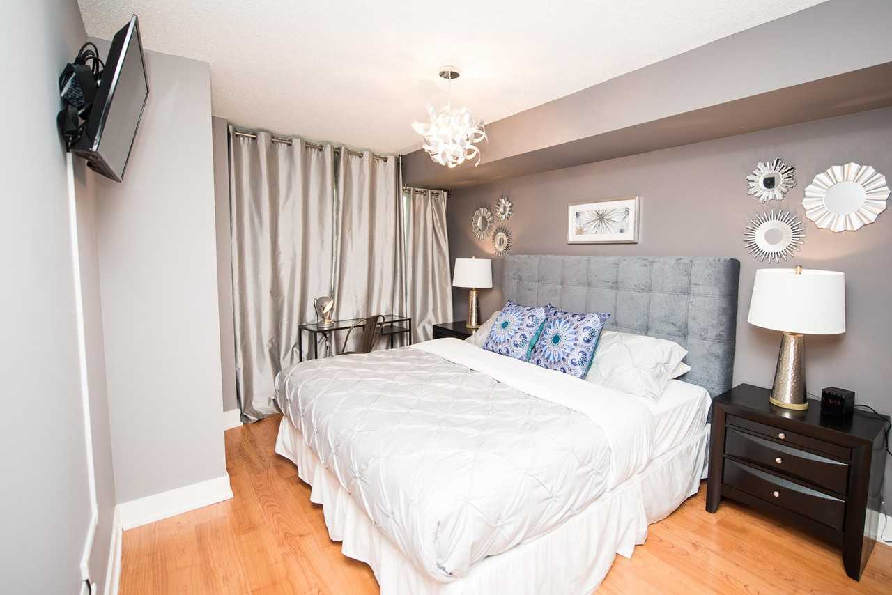 20 Blue Jays Way - Photo 3 of 10