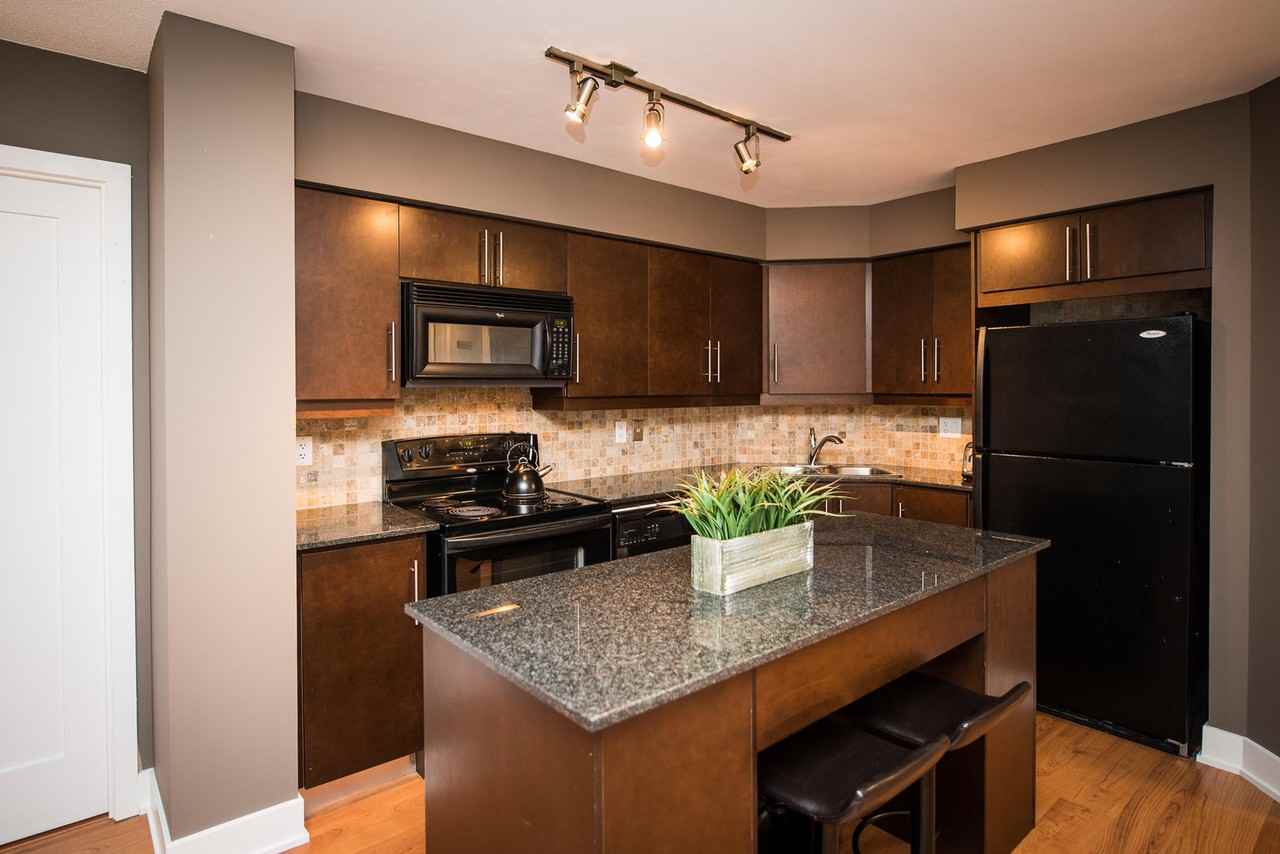 20 Blue Jays Way - Photo 5 of 10