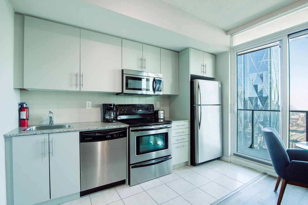 50 Bay St #1025672P - Photo 7 of 10