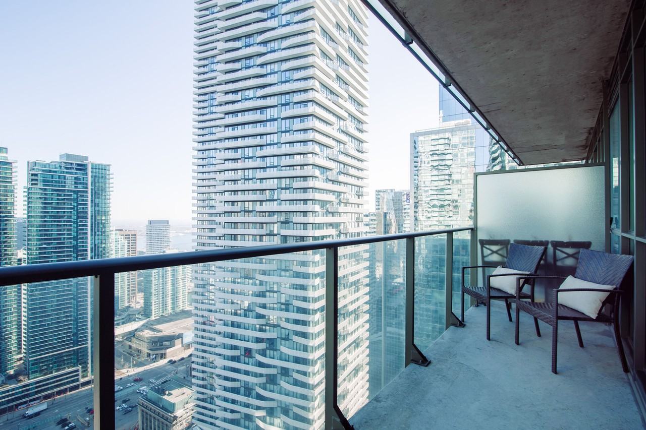 50 Bay St #1025672P - Photo 2 of 10