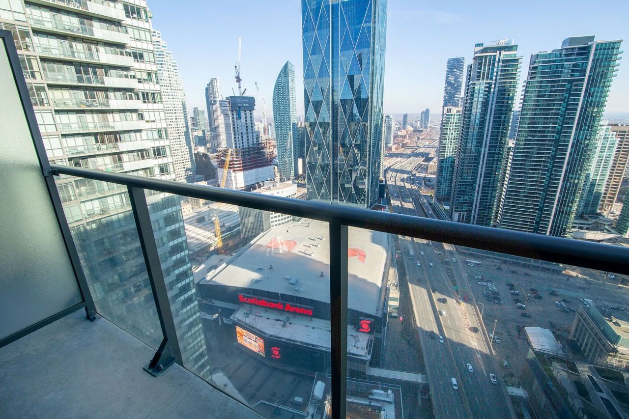 50 Bay St #1025672P - Photo 3 of 10