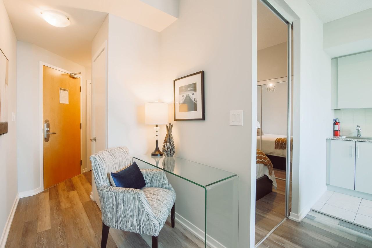 50 Bay St #1025672P - Photo 6 of 10