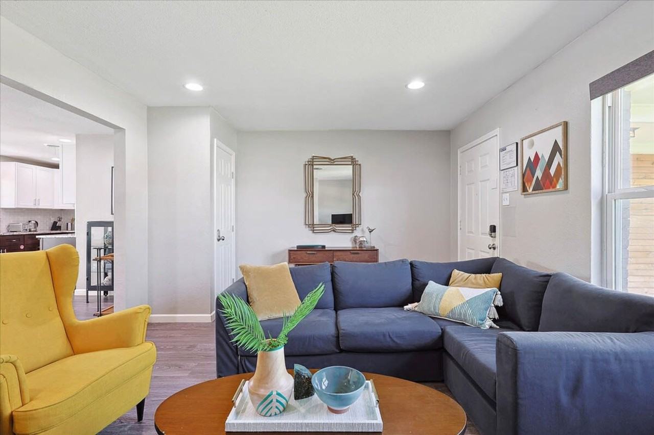 530 East Tyler Street #1019482P - Photo 3 of 35