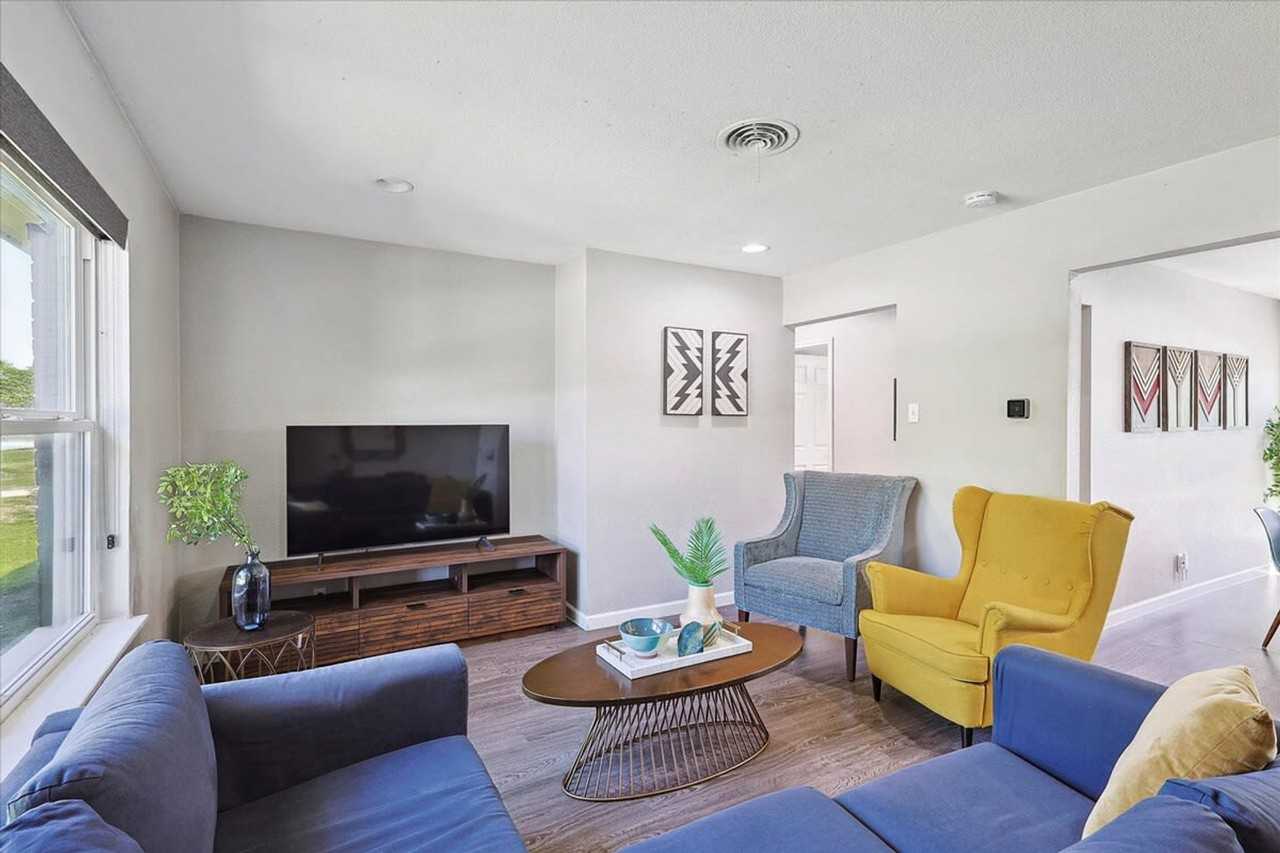 530 East Tyler Street #1019482P - Photo 4 of 35