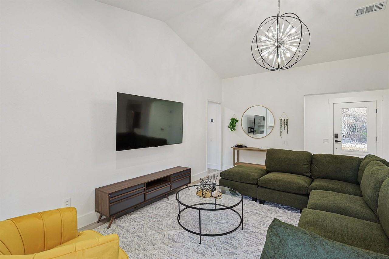 4386 Cantrell St #1042368P - Photo 7 of 38